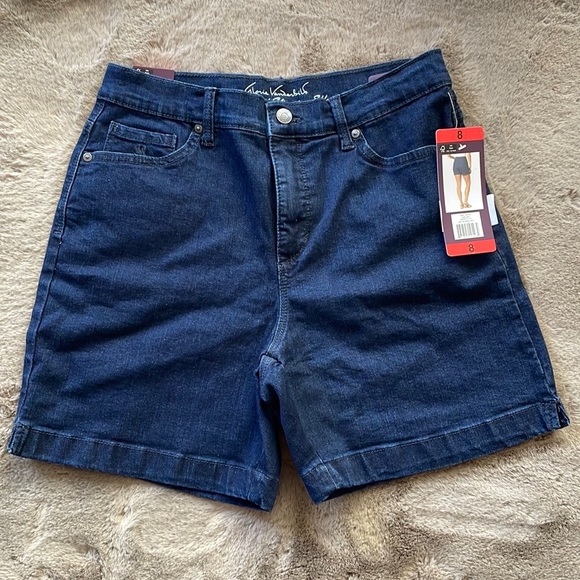 Gloria Vanderbilt - Ladies' Short - Picture 2 of 4